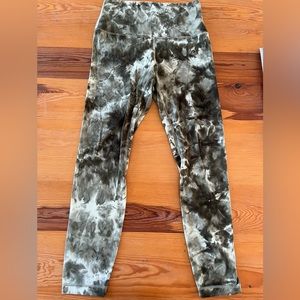 Align Lululemon 25” pants